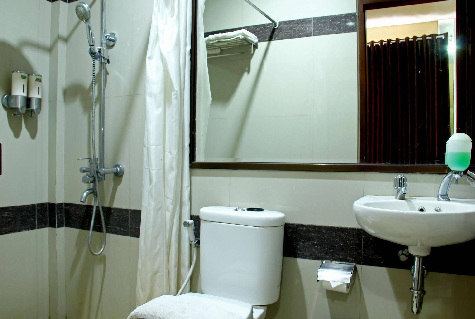 בנדונג Reddoorz Plus @ Natuna מראה חיצוני תמונה